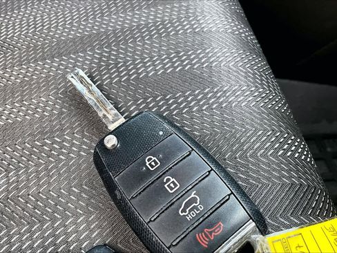 Used 2017 Kia Sportage LX AWD/4WD image 15