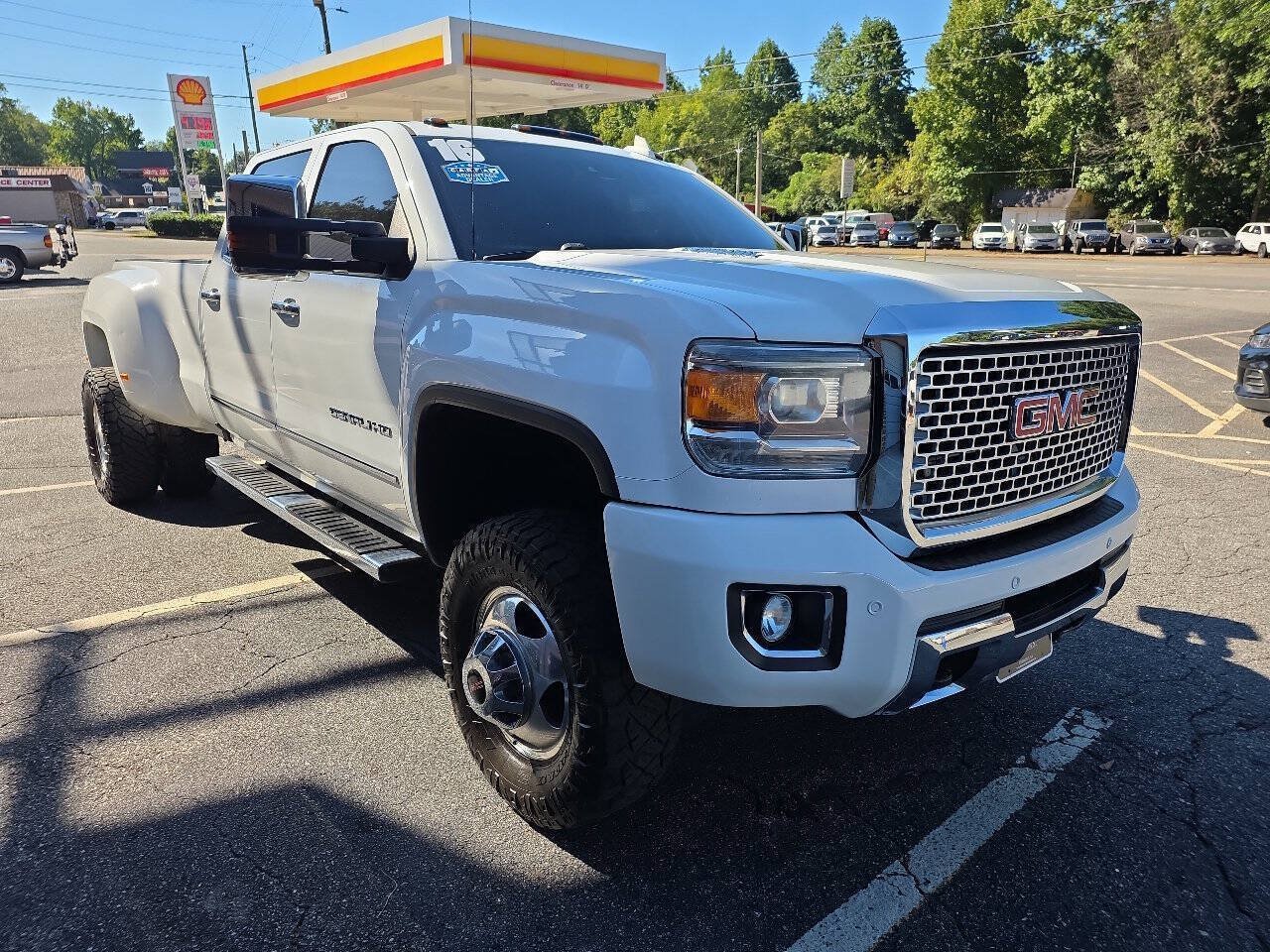 Used 2016 GMC Sierra 3500 Denali w/ Duramax Plus Package AWD/4WD image 9