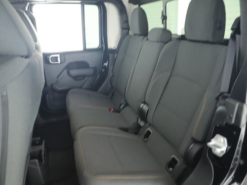 New 2025 Jeep Gladiator Sport image 30