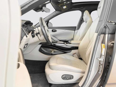 Used 2023 Aston Martin DBX AWD/4WD image 12