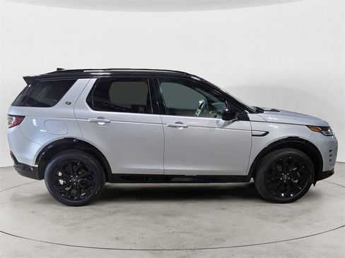 New 2025 Land Rover Discovery Sport Dynamic SE image 6