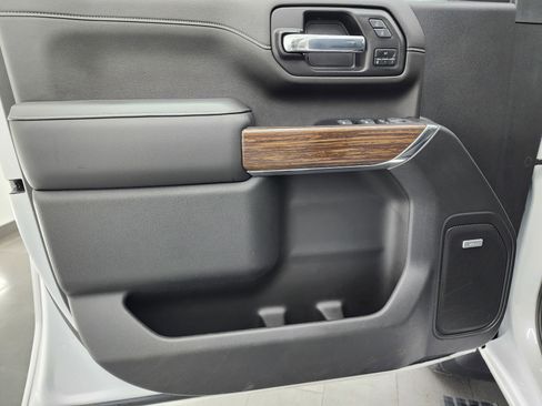 Used 2022 Chevrolet Silverado 2500 High Country w/ Safety Package II image 47