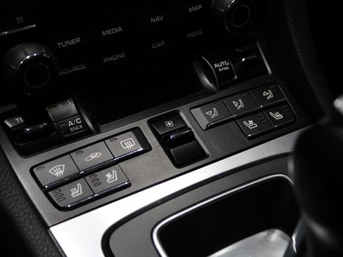 Used 2019 Porsche 718 Cayman image 29