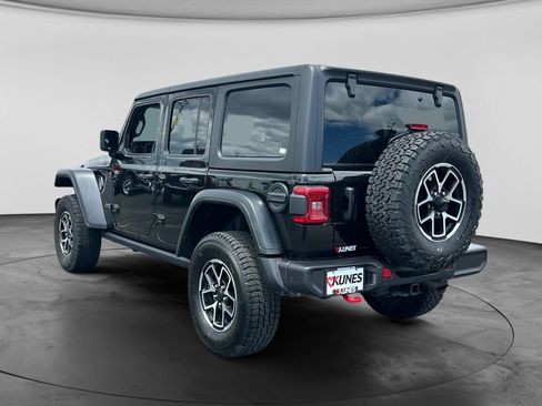 Used 2025 Jeep Wrangler Unlimited Rubicon AWD/4WD image 7
