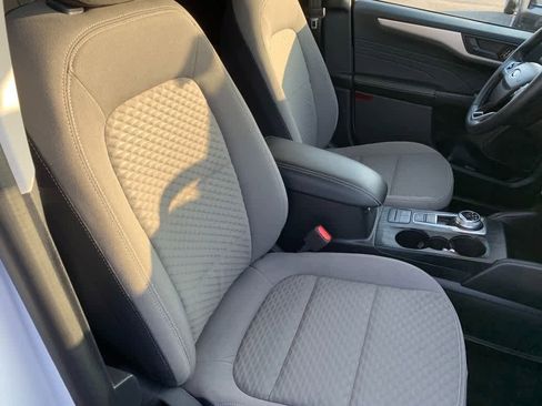 Used 2022 Ford Escape SE w/ Cold Weather Package image 11