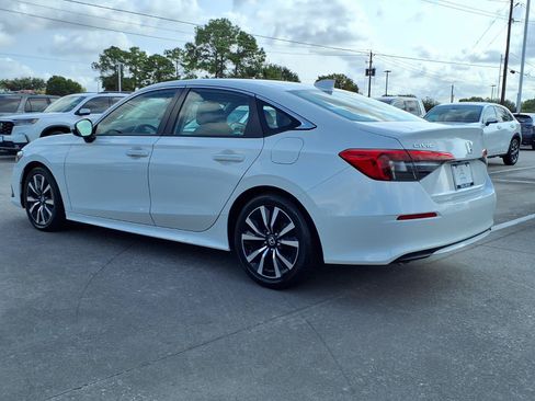 Used 2023 Honda Civic EX image 3