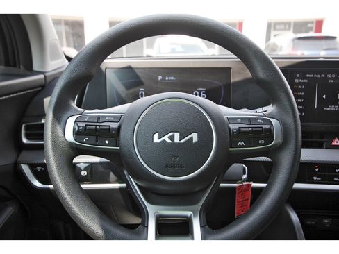 Certified 2025 Kia Sportage LX FWD image 15