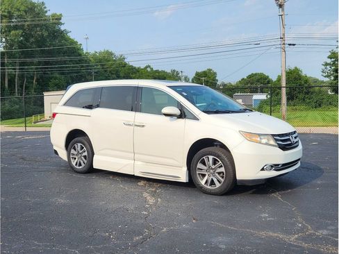 Used 2014 Honda Odyssey Touring Elite image 17
