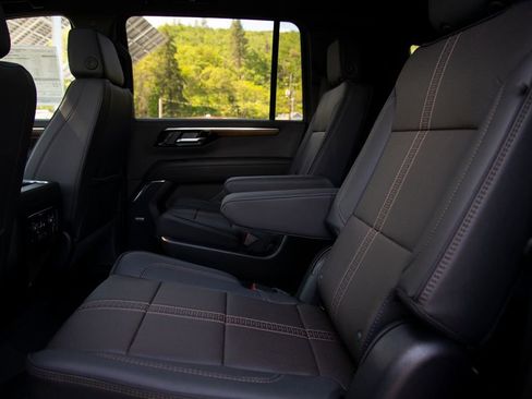 New 2026 Chevrolet Suburban High Country AWD/4WD image 12