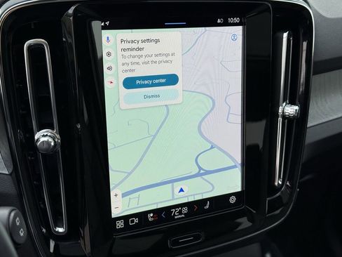 Certified 2025 Volvo XC40 B5 Core image 24