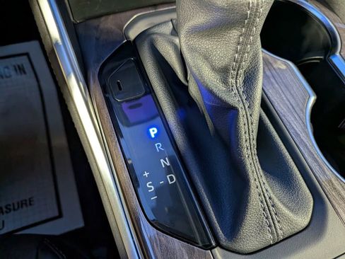 Used 2024 Toyota Highlander Platinum image 19