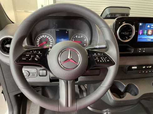 New 2025 Mercedes-Benz Sprinter 2500 image 12