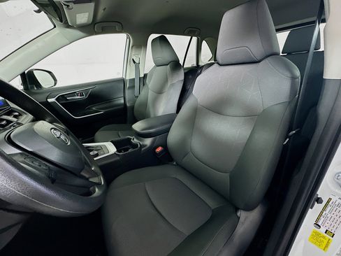 Used 2025 Toyota RAV4 XLE image 13