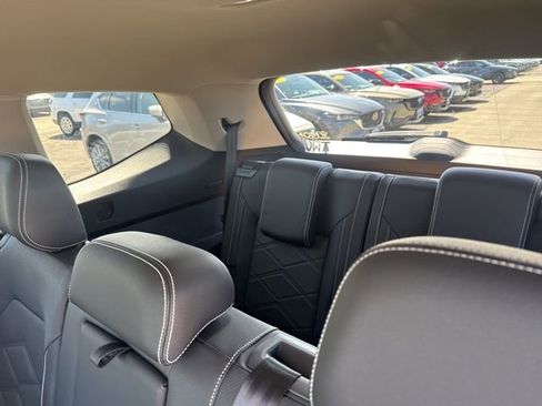 Used 2025 Volkswagen Atlas SE AWD/4WD image 13