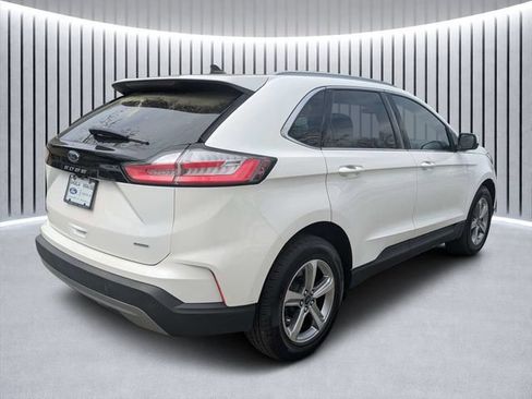 Used 2022 Ford Edge SEL w/ Convenience Package AWD/4WD image 3