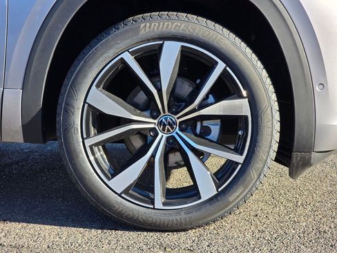 New 2026 Volkswagen Atlas SEL Premium R-Line AWD/4WD image 9