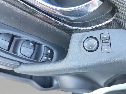 Used 2016 Nissan Rogue SL w/ SL Premium Package image 29