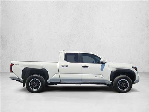 Certified 2024 Toyota Tacoma TRD Off-Road w/ TRD Off Road Upgrade Package AWD/4WD image 4