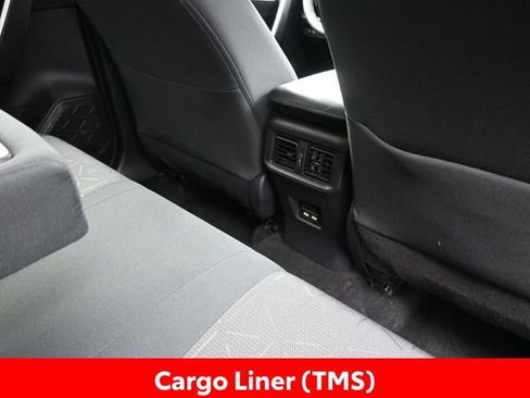 Used 2021 Toyota RAV4 XLE w/ Convenience Package AWD/4WD image 19
