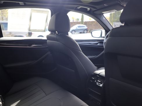 Used 2023 BMW 530e xDrive w/ Premium Package AWD/4WD image 11