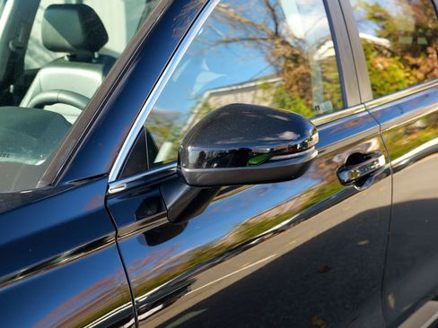 Used 2024 Honda CR-V EX-L image 11