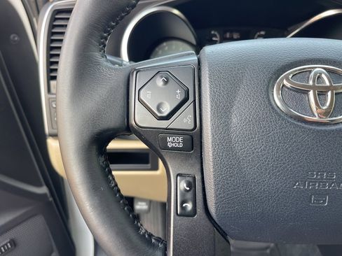 Used 2018 Toyota Sequoia Platinum image 22