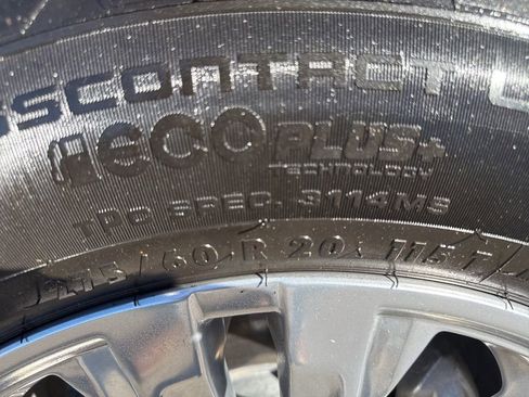 Used 2024 GMC Yukon Denali image 40