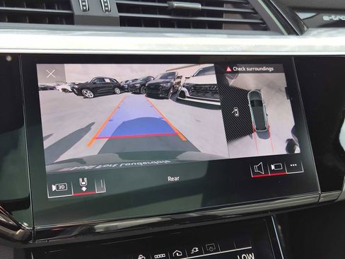 Used 2023 Audi e-tron Premium w/ Convenience Plus Package image 24