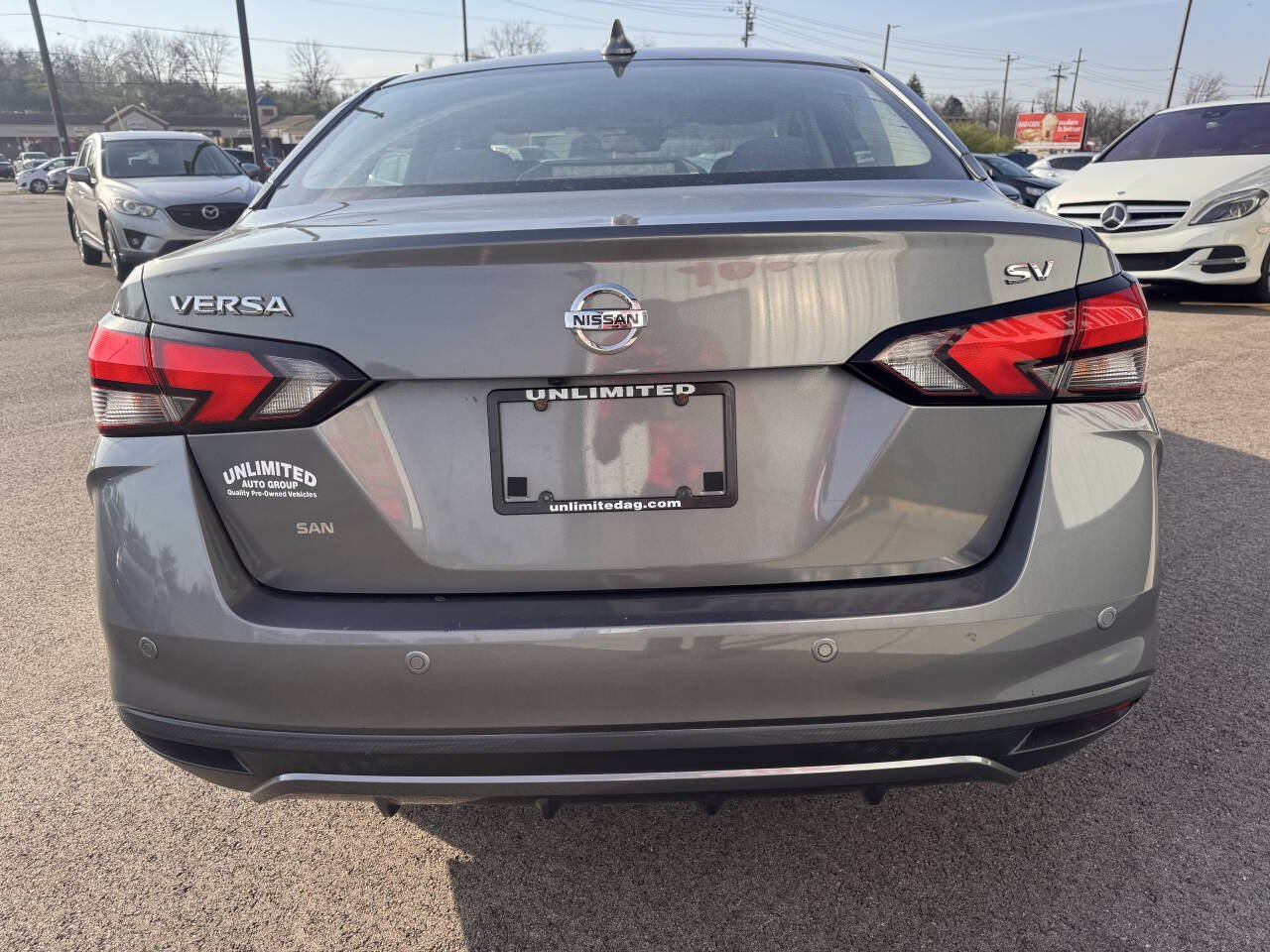 Used 2020 Nissan Versa SV FWD image 9