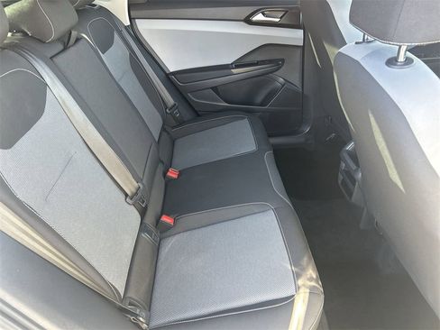 Used 2022 Volkswagen Taos S image 10