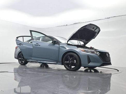Used 2024 Nissan Sentra SR FWD image 28