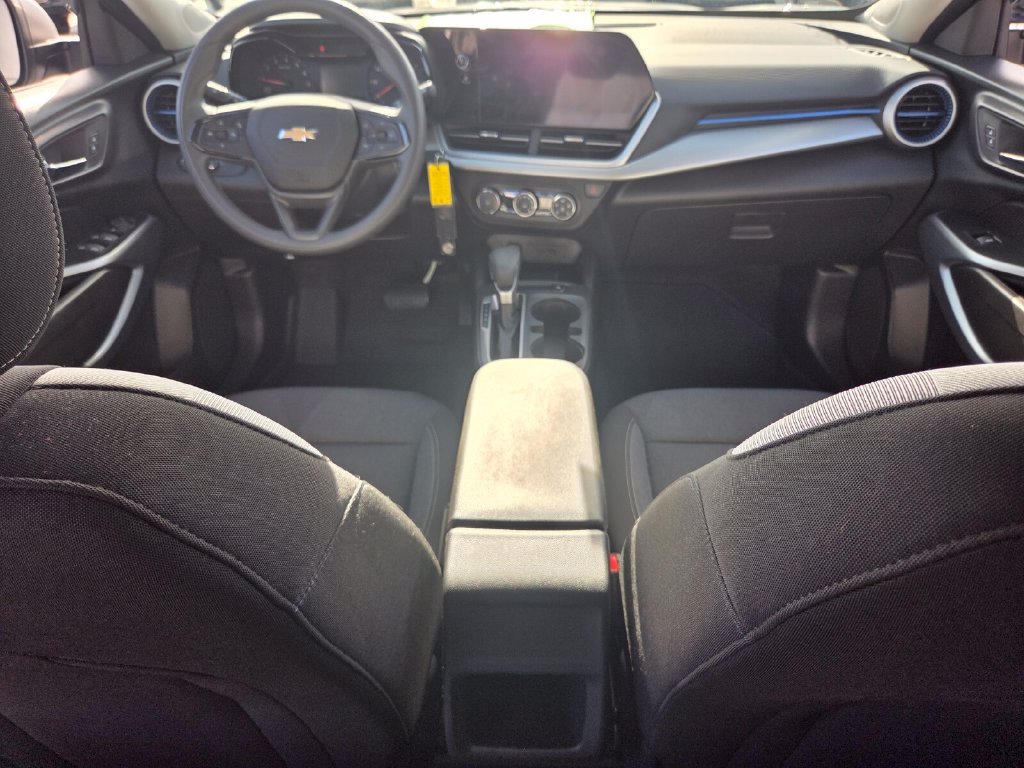 Certified 2025 Chevrolet Trax LS w/ Driver Confidence Package FWD image 15