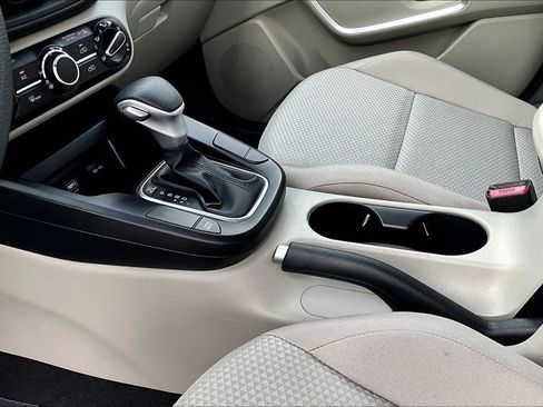 Used 2025 Kia Soul LX w/ LX Technology Package FWD image 18