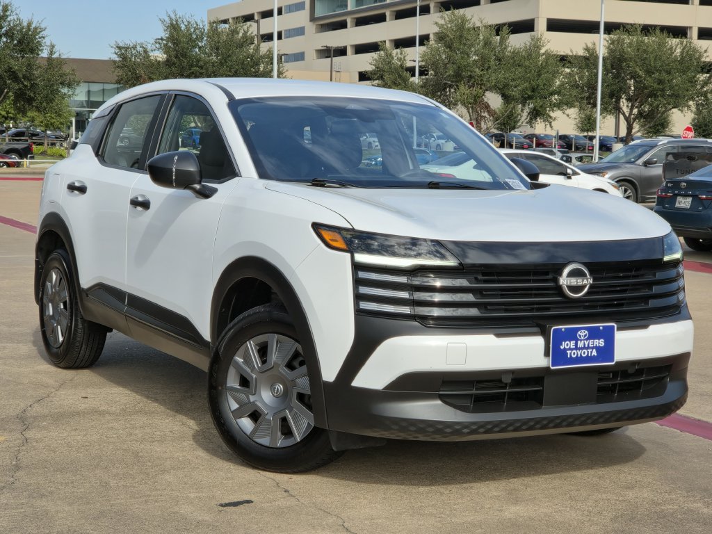 Used 2025 Nissan Kicks S FWD image 2