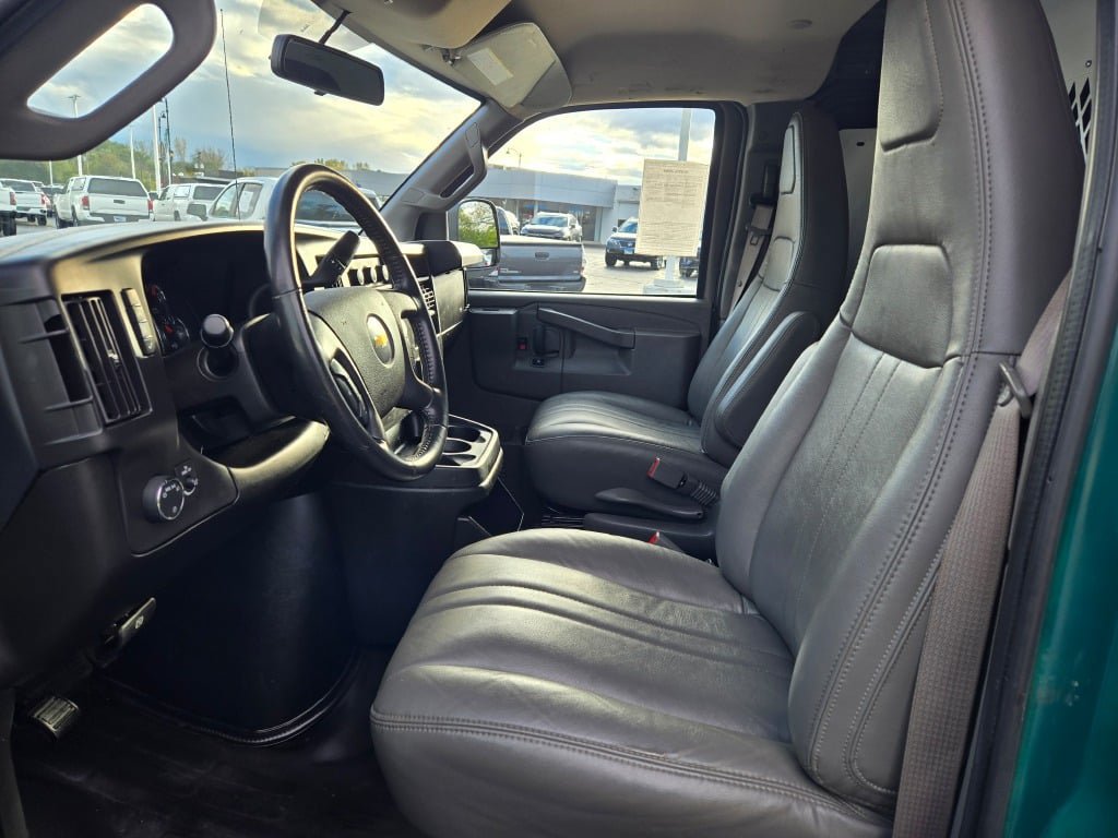 Certified 2023 Chevrolet Express 3500 w/ Driver Convenience Package RWD image 17