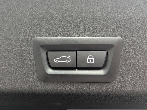 Used 2023 BMW XM w/ M Driver's Package image 30