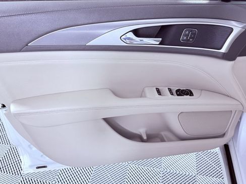 Used 2018 Lincoln MKZ Premiere AWD/4WD image 10
