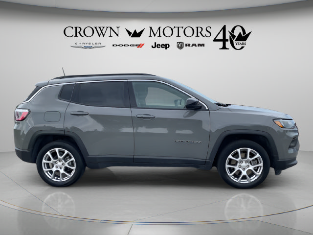 Used 2023 Jeep Compass Latitude AWD/4WD image 4