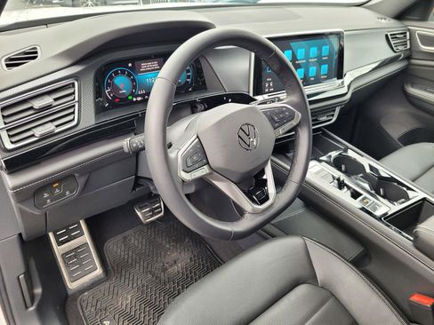 New 2024 Volkswagen Atlas Cross Sport SEL R-Line image 8