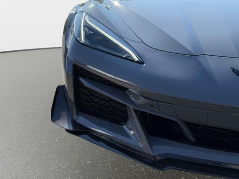 Used 2025 Chevrolet Corvette Z06 image 9