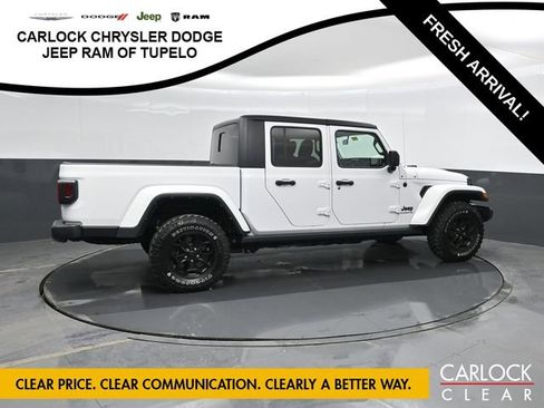 Used 2022 Jeep Gladiator Sport image 4