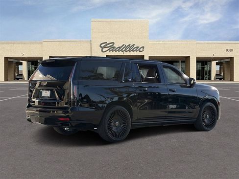 Certified 2022 Cadillac Escalade ESV Sport w/ Touring Package image 5
