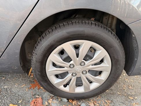 Used 2019 Hyundai Accent SE image 7