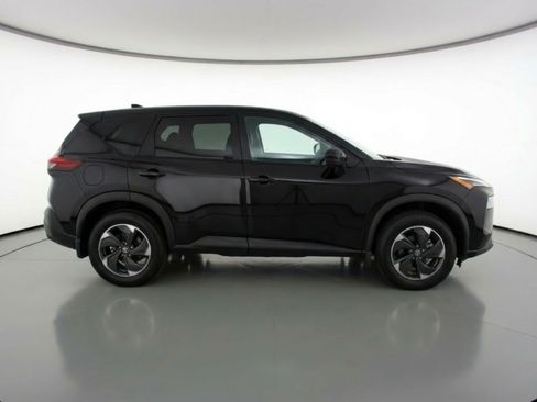 Used 2025 Nissan Rogue SV image 11