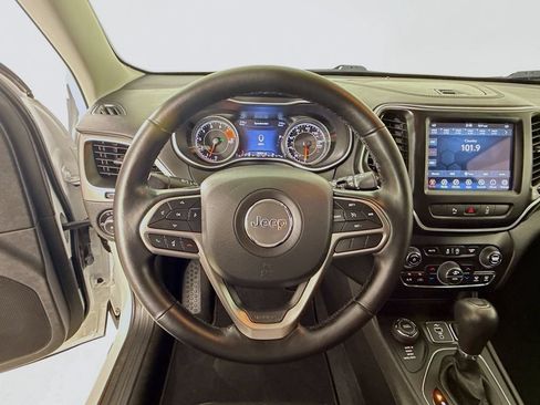 Used 2021 Jeep Cherokee Latitude Lux w/ Comfort/Convenience Group AWD/4WD image 13