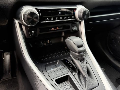 Used 2025 Toyota RAV4 LE image 21