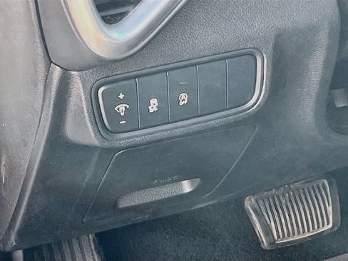 Used 2024 Kia Soul LX w/ Option Group 015 FWD image 10