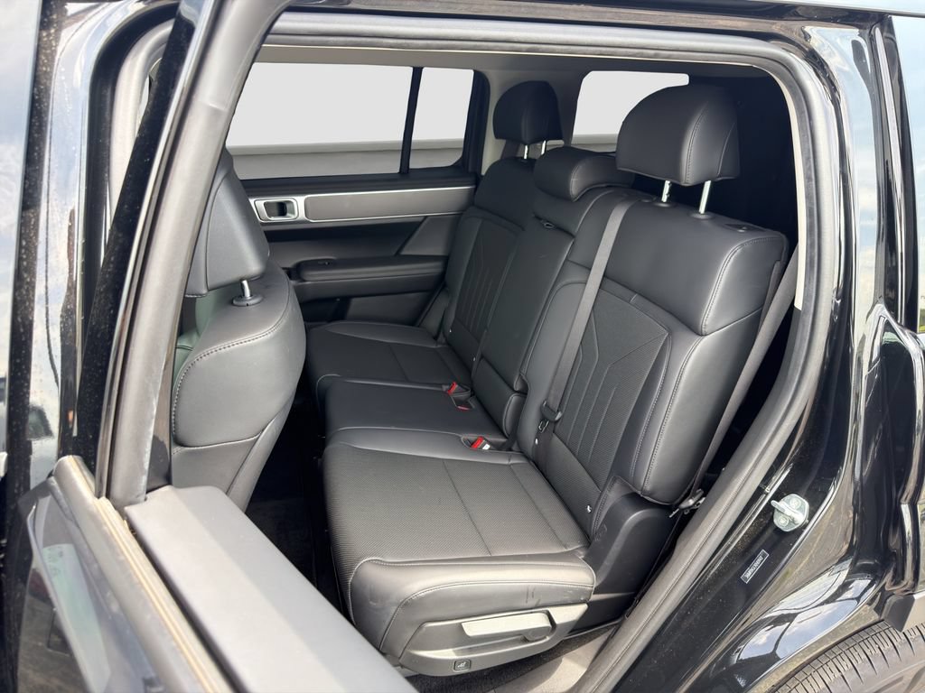Used 2024 Hyundai Santa Fe SEL FWD image 13