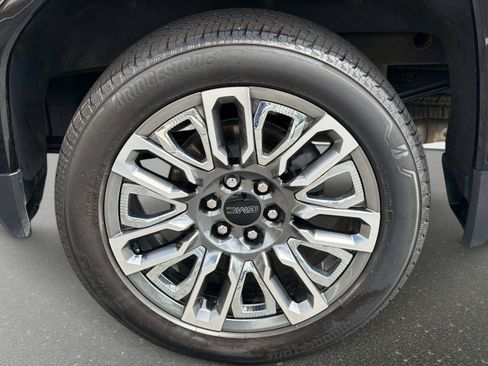 Used 2025 GMC Sierra 1500 Denali Ultimate image 13