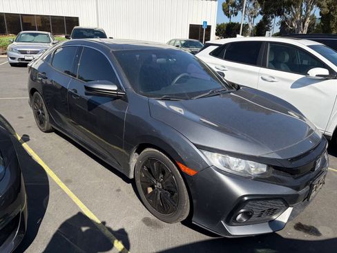 Used 2018 Honda Civic EX image 2